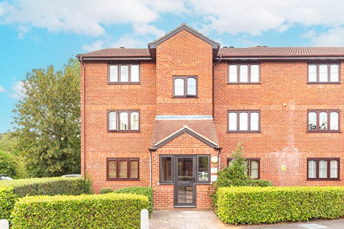 1 Bedroom Flat To Rent In Old Mill Gardens, Berkhamsted, Hertfordshire, HP4