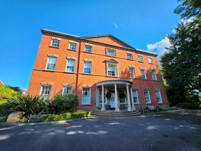 2 Bedroom Flat To Rent In Cameo Drive, Stourbridge, DY8