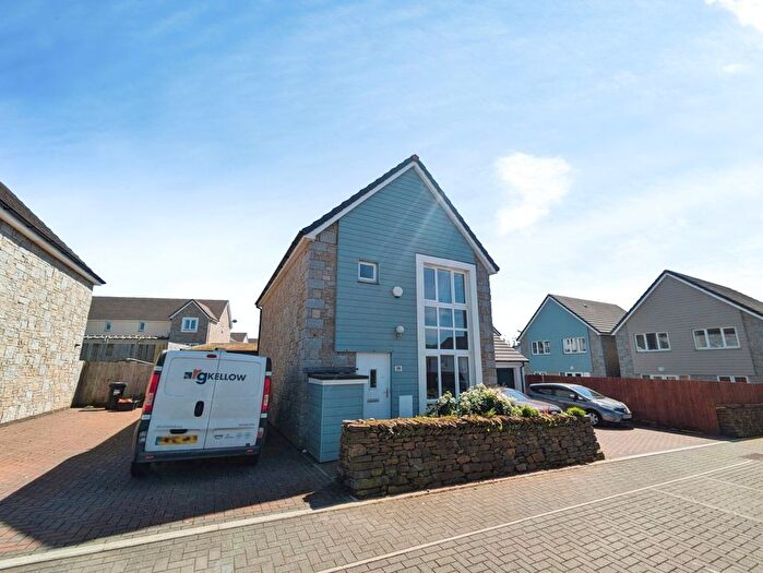 3 Bedroom Detached House For Sale In Hidderley Park, Camborne, Cornwall, TR14