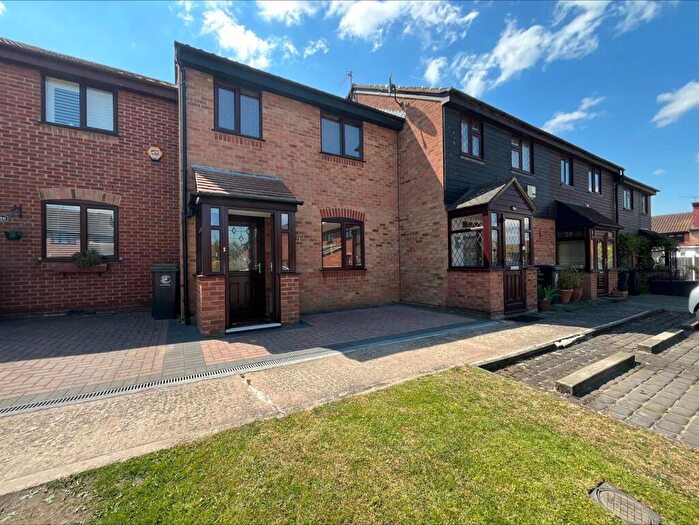 3 Bedroom House For Sale In Sewardstone Road, London, E4