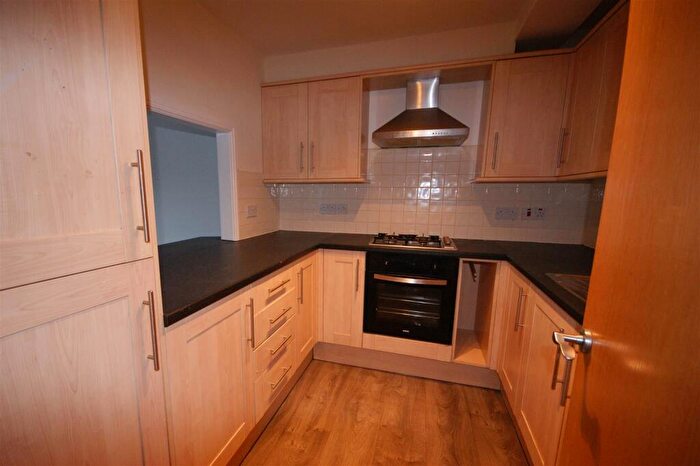 2 Bedroom Apartment To Rent In Winchester Court, Boothtown, Halifax, HX3