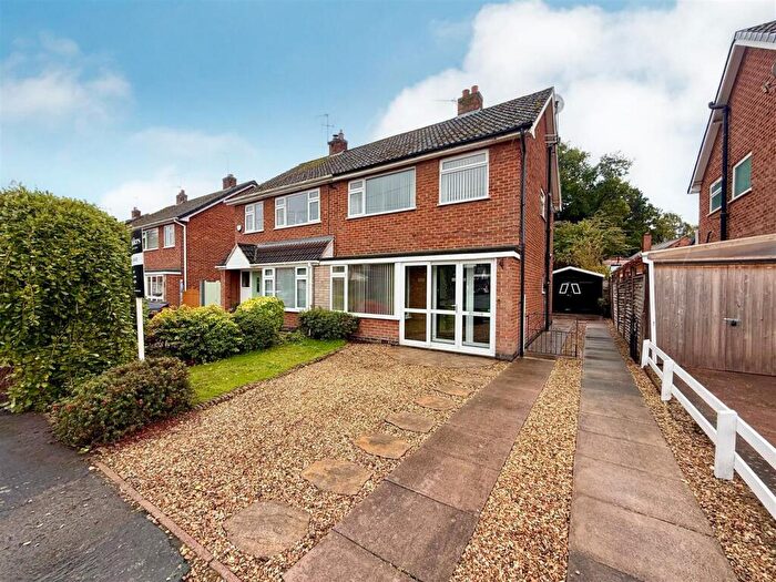 3 Bedroom Semi-Detached House For Sale In Loweswater Drive, Loughborough, LE11