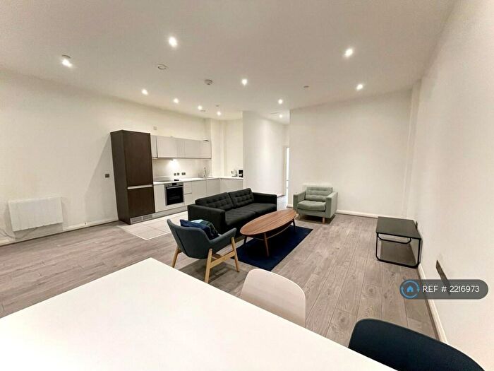 2 Bedroom Flat To Rent In The Co Operative Building, Coventry, CV1