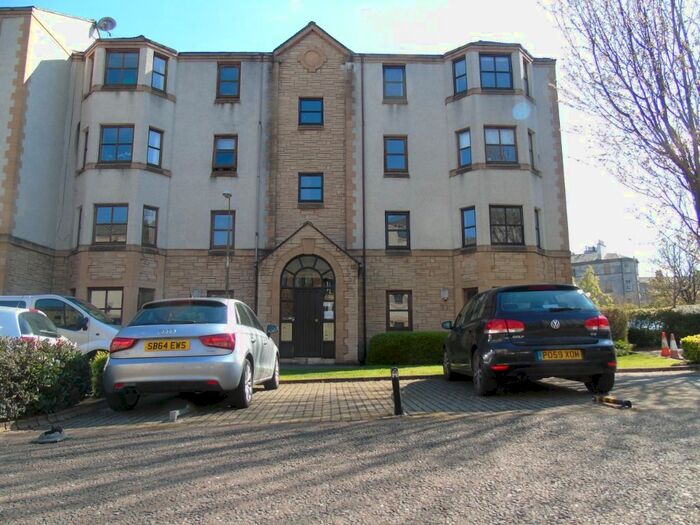 2 Bedroom Flat To Rent In St Leonards Lane, Newington, Edinburgh, EH8