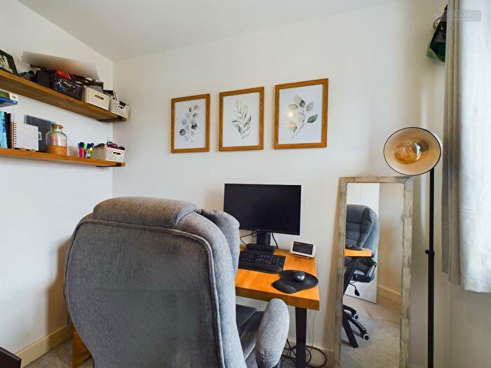 3 Bedroom End Of Terrace House For Sale In Fincham Drive, Crowland, Peterborough, PE6
