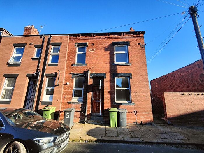1 Bedroom Terraced House To Rent In Cleveleys Mount, Leeds, West Yorkshire, LS11