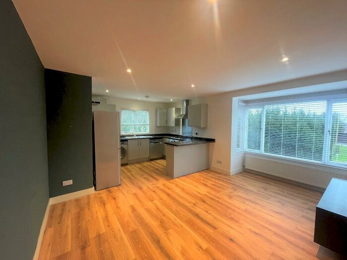 2 Bedroom Apartment To Rent In Upper Lattimore Road, St. Albans, Hertfordshire, AL1