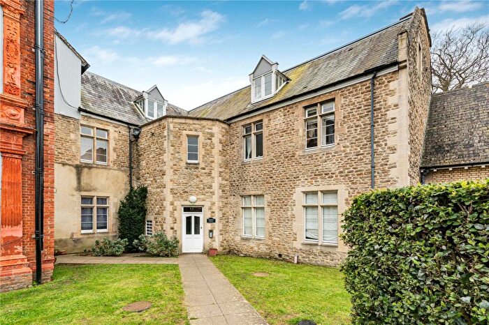 2 Bedroom Apartment For Sale In Morris House, Bennett Crescent, OX4