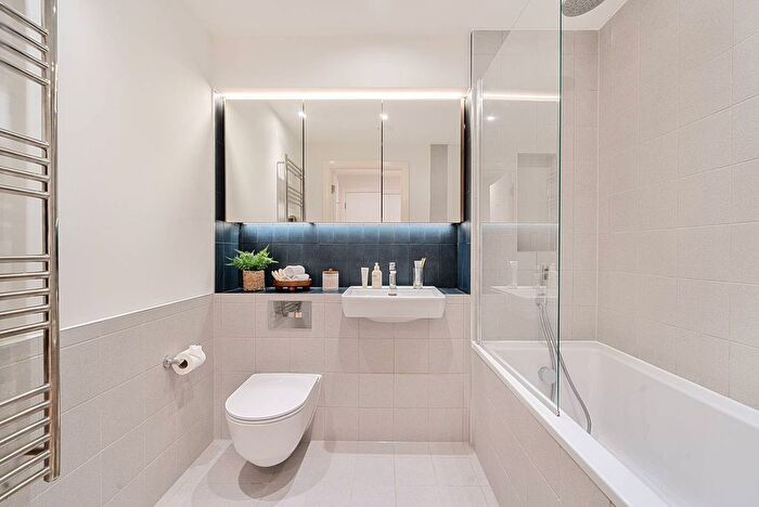 3 Bedroom Flat To Rent In Uncle Colindale, Colindale, London, NW9
