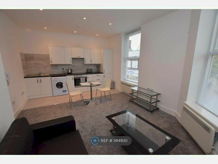 1 Bedroom Flat To Rent In Cross Street, Altrincham, WA14