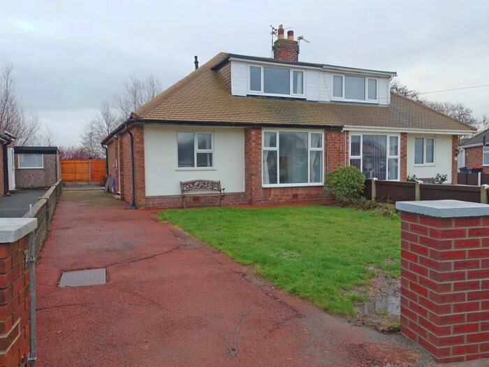 3 Bedroom Semi-Detached Bungalow To Rent In Hexham Avenue, Thornton-Cleveleys, FY5