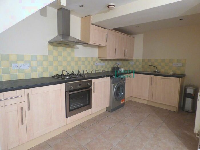 2 Bedroom Apartment To Rent In University Road, Leicester, LE1