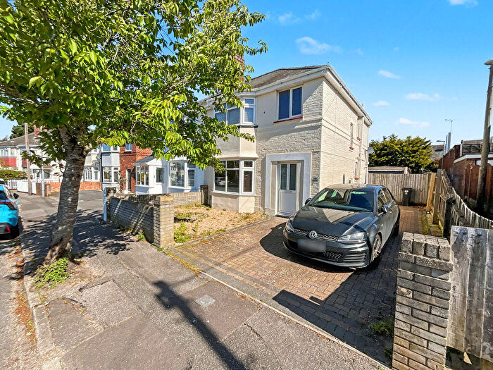 3 Bedroom Semi-Detached House For Sale In Christchurch, BH23