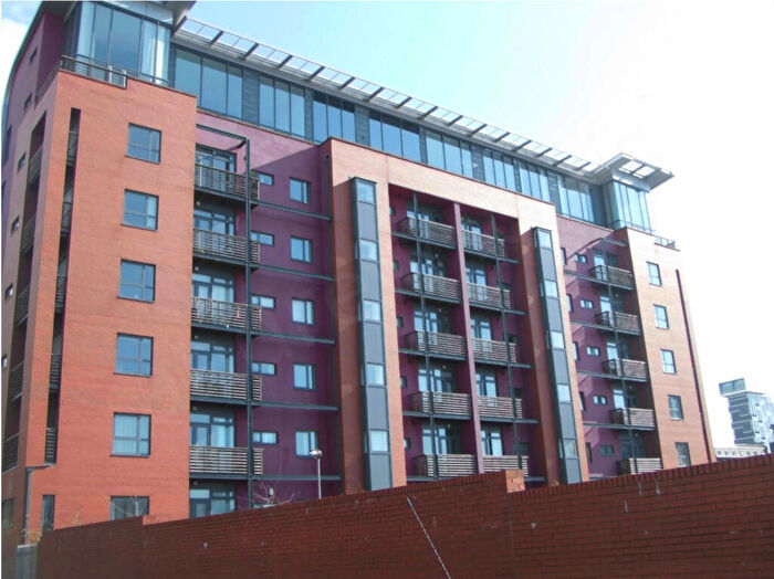 2 Bedroom Apartment To Rent In Pall Mall, L3
