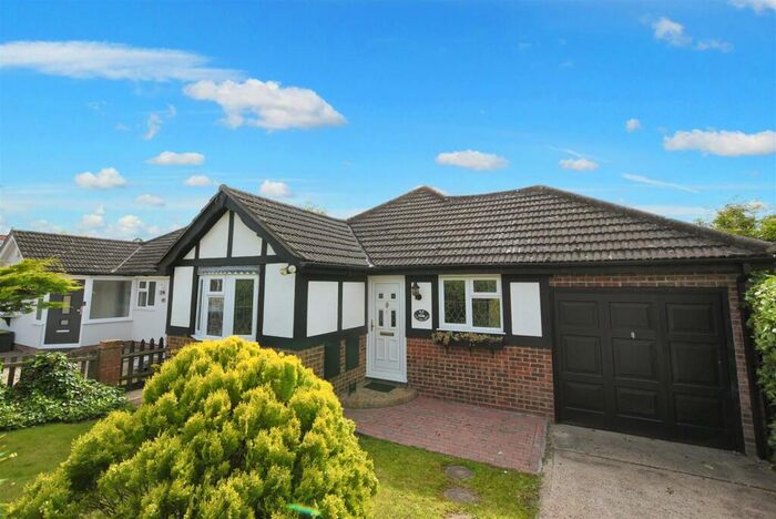 3 Bedroom Detached Bungalow To Rent In Enquire Online Denham Road, Canvey Island, SS8