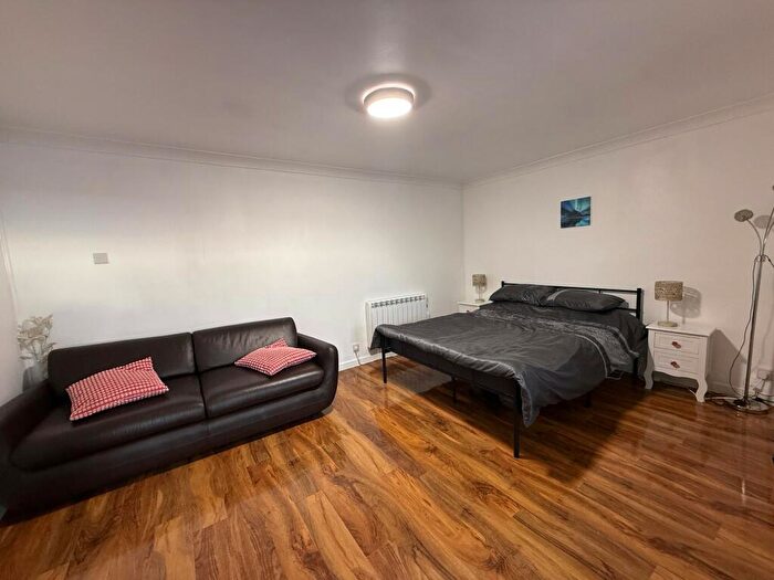 Studio To Rent In Lustrells Vale, Saltdean, BN2