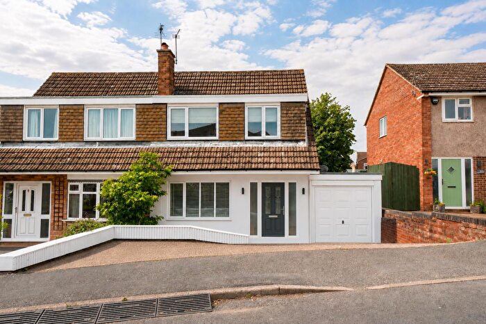3 Bedroom Semi-Detached House For Sale In Mount Pleasant, Keyworth, NG12