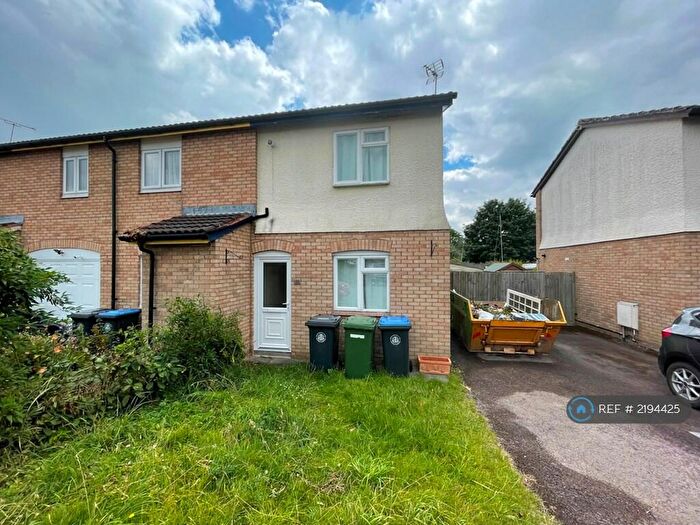 2 Bedroom End Of Terrace House To Rent In Smiths Way, Alcester, B49
