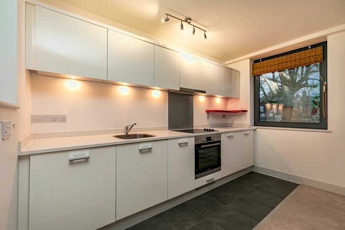 Studio To Rent In Sheet Street, Windsor, SL4