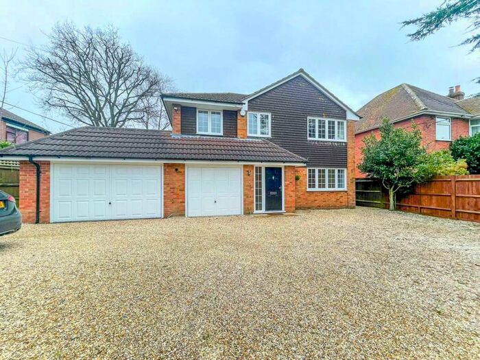 4 Bedroom Detached House To Rent In A Stopples Lane, Hordle, Lymington, SO41