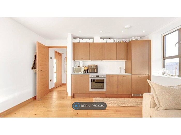 1 Bedroom Flat To Rent In Clapham High Street, London, SW4