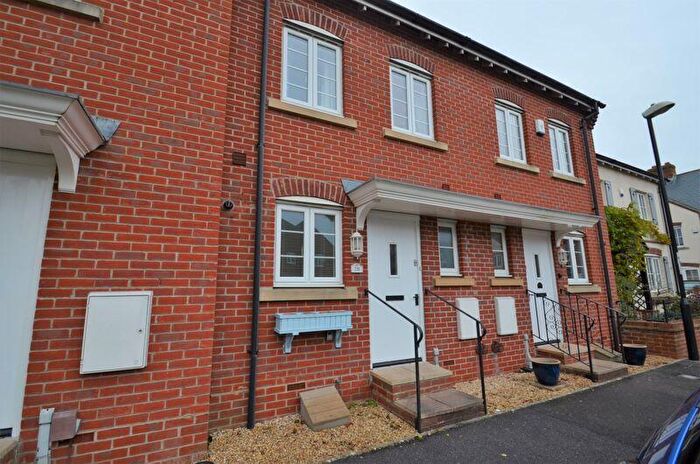 2 Bedroom Terraced House To Rent In Christchurch Town Centre, BH23