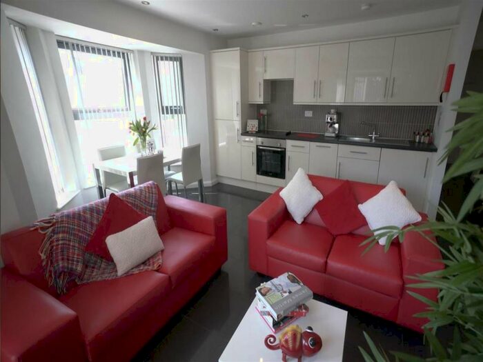 1 Bedroom Flat To Rent In Richmond Square One Bed Flat, Cardiff, CF24