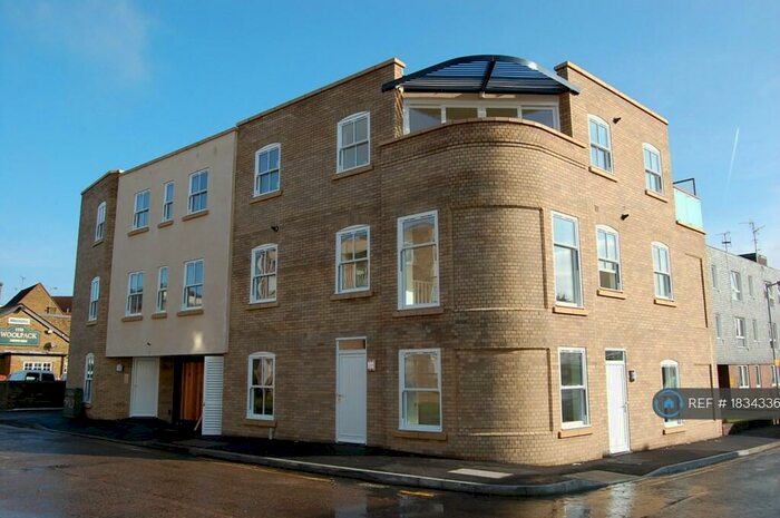 2 Bedroom Flat To Rent In Mildmay Road, Chelmsford, CM2