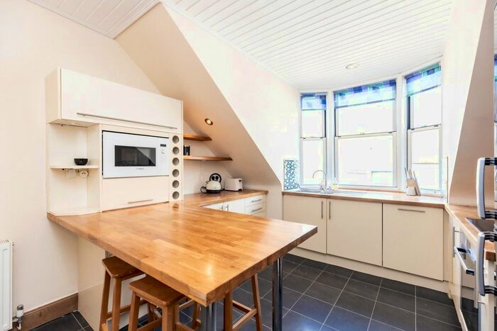 2 Bedroom Flat To Rent In Kintore Place, Aberdeen, AB25