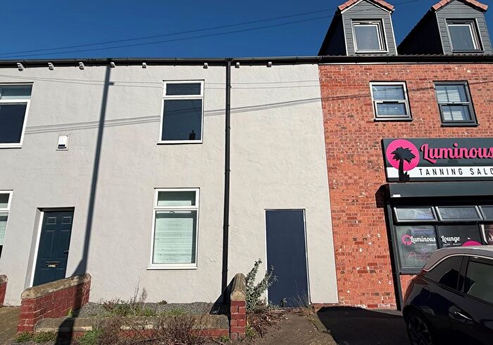 2 Bedroom Terraced House For Sale In Wakefield Road, Kinsley, Pontefract, Wakefield, WF9