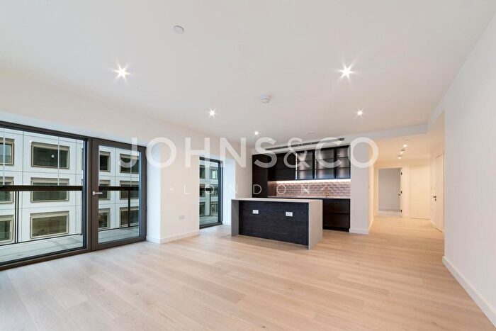 3 Bedroom Flat To Rent In Docker Building, Riverscape, London, E16