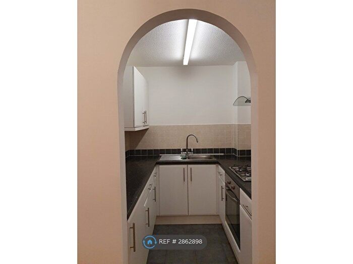 1 Bedroom Semi-detached House To Rent In Far End, Hatfield, AL10