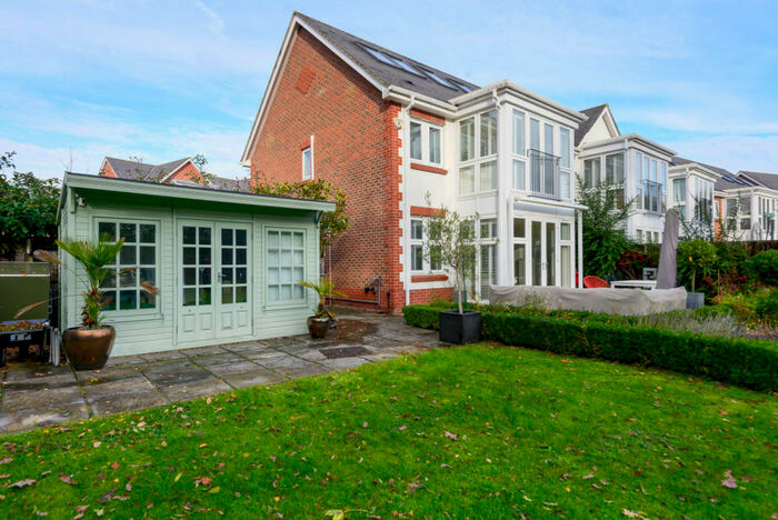 4 Bedroom Semi-Detached House To Rent In Lakeside Drive, Chobham, Woking, GU24