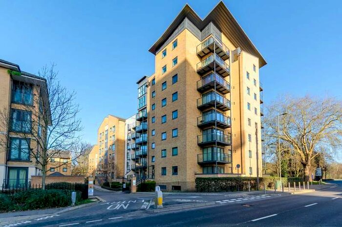 1 Bedroom Flat To Rent In Victoria Way, Woking, GU21