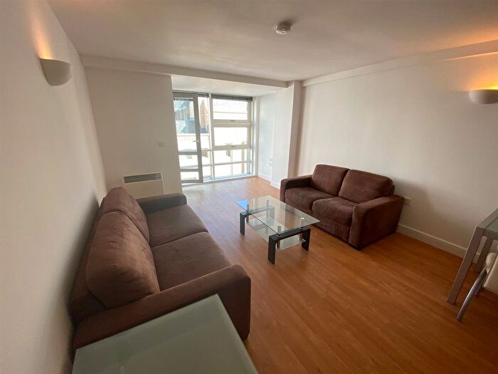 2 Bedroom Flat To Rent In , Whitworth Street West, Manchester, M1