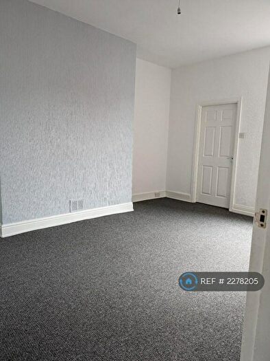 3 Bedroom Flat To Rent In Durham Road, Gateshead, NE8