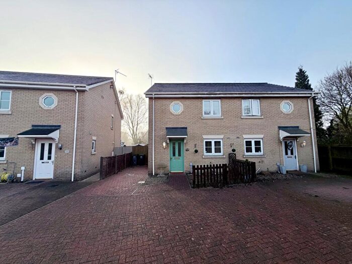 3 Bedroom Semi Detached House To Rent In Otter Close, Stowmarket, IP14