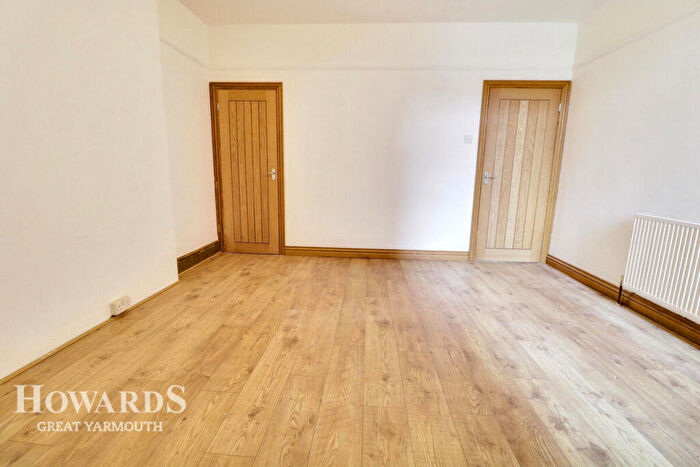 3 Bedroom Terraced House For Sale In Beach Road, Caister-on-Sea, NR30