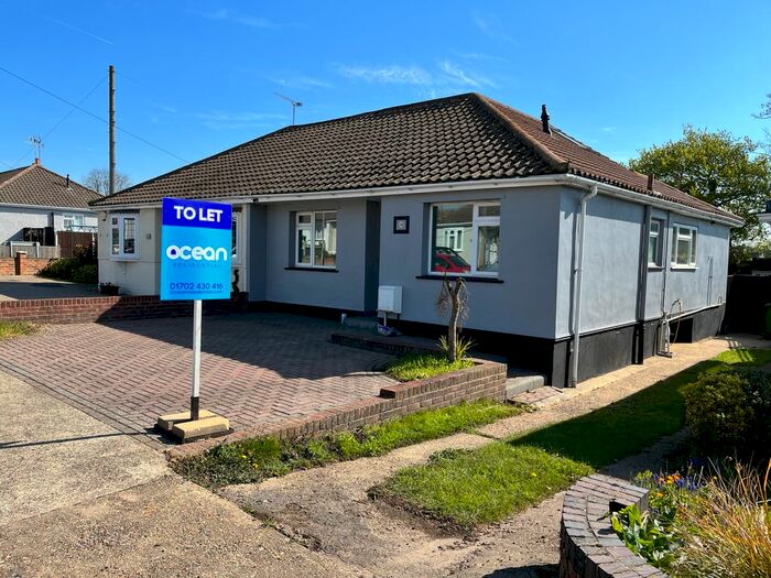 3 Bedroom Semi-Detached Bungalow To Rent In Cedar Park Close, Benfleet, SS7