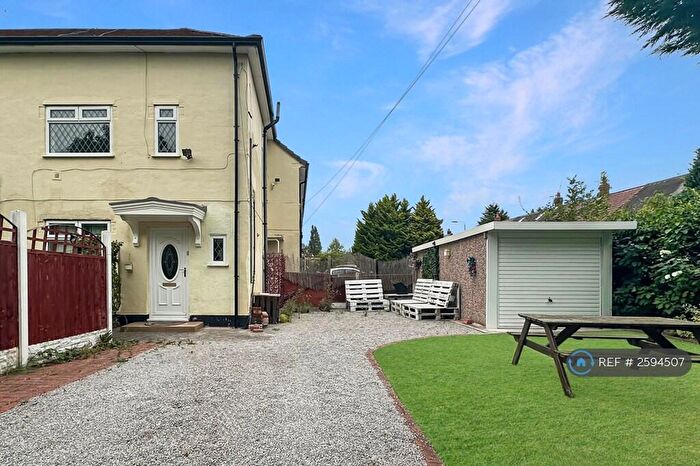 2 Bedroom Maisonette To Rent In Culmere Road, Manchester, M22