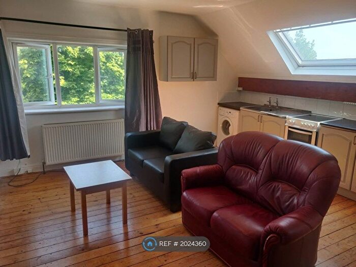 Studio To Rent In The Avenue, Roundhay, Leeds, LS8