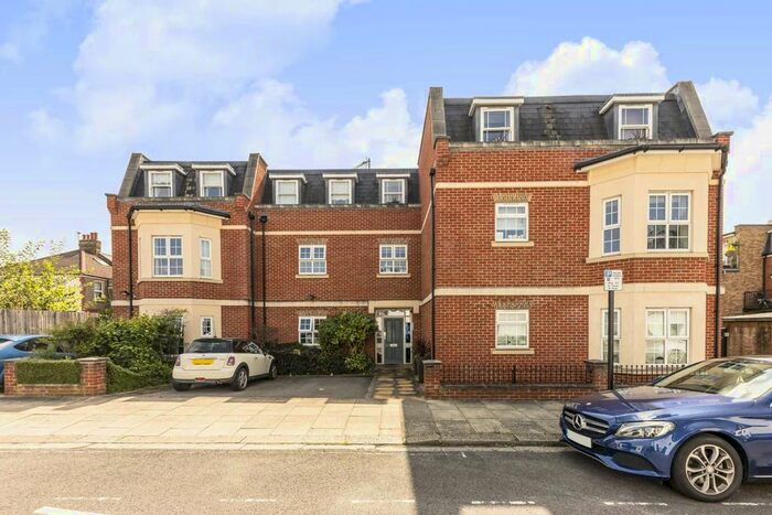 2 Bedroom Flat To Rent In Graham Road, London, W4