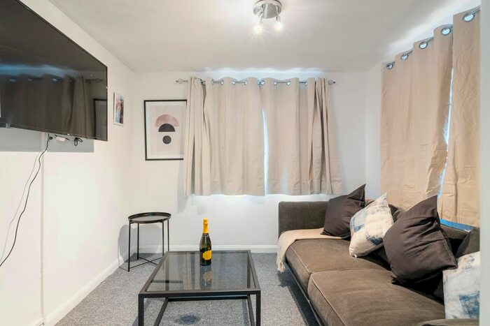 5 Bedroom Town House To Rent In Keogh Road, London, E15