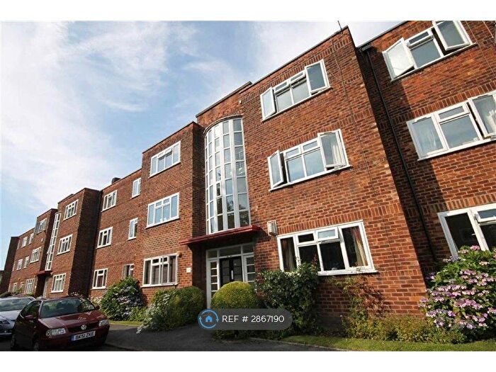 2 Bedroom Flat To Rent In Ballbrook Court, Manchester, M20