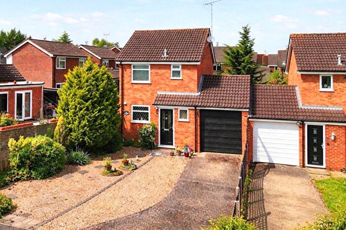 2 Bedroom Link Detached House For Sale In Caernarvon, Frimley, Camberley, Surrey, GU16