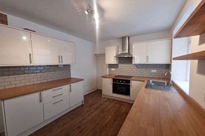 3 Bedroom Property To Rent In Bryn Road, Swansea, SA4