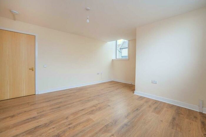 2 Bedroom Flat To Rent In Grahams Road, Falkirk, Stirlingshire, FK2