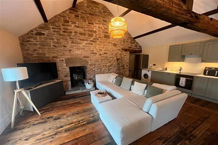 2 Bedroom Apartment To Rent In Market Street, Whaley Bridge, High Peak, SK23