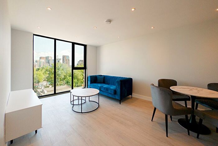 2 Bedroom Flat To Rent In Regent Plaza, Block B, Oldfield Road, Salford, M5