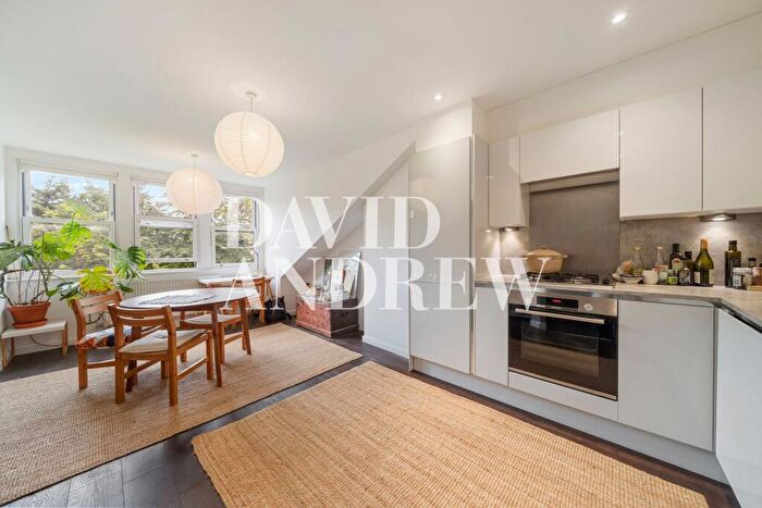 2 Bedroom Apartment To Rent In Evering Road, London, E5